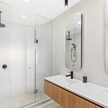 Corner Frameless Shower Screen