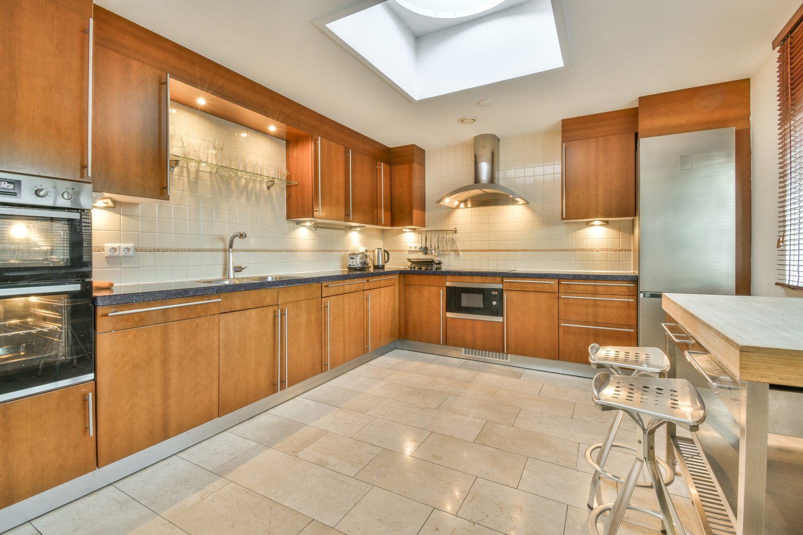 G Shape Modular Kitchen